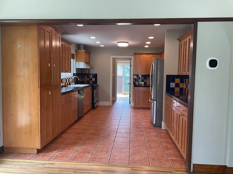 1555 Campus Rd — Photo 7