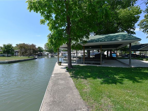 3rd image of 5329 Lake Dr