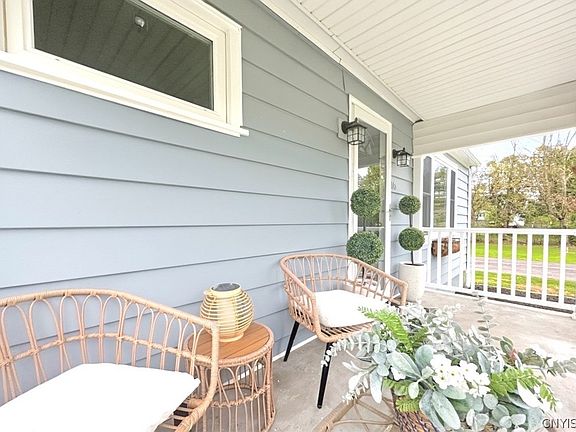 5th image of 16 Homestead Rd E