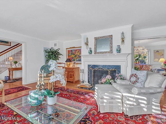 5th image of 407 Crescent Parkway
