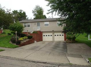 426 Scottsdale Dr, Coraopolis, PA 15108
