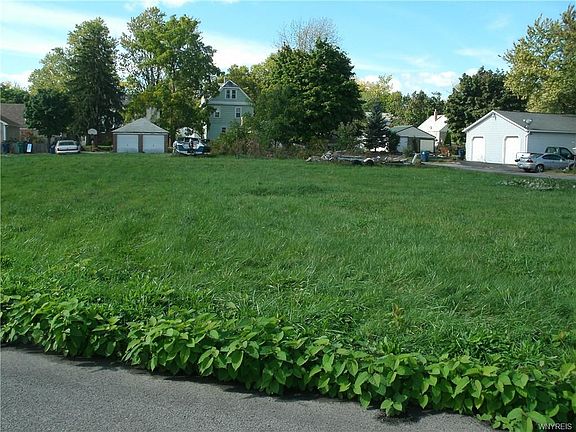 3rd image of 3914 Hudson Dr