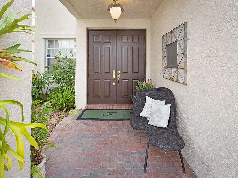9061 Dupont Pl — Photo 3