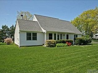 266 Oakland Ave, Miller Place, NY 11764