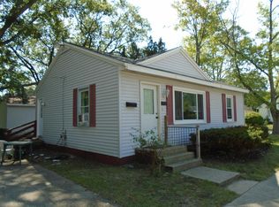 569 E Holbrook Ave, Muskegon, MI 49442