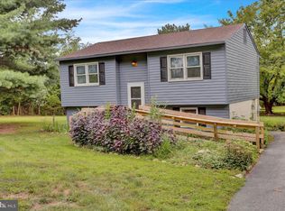 27 W Conestoga Rd, Elverson, PA 19520