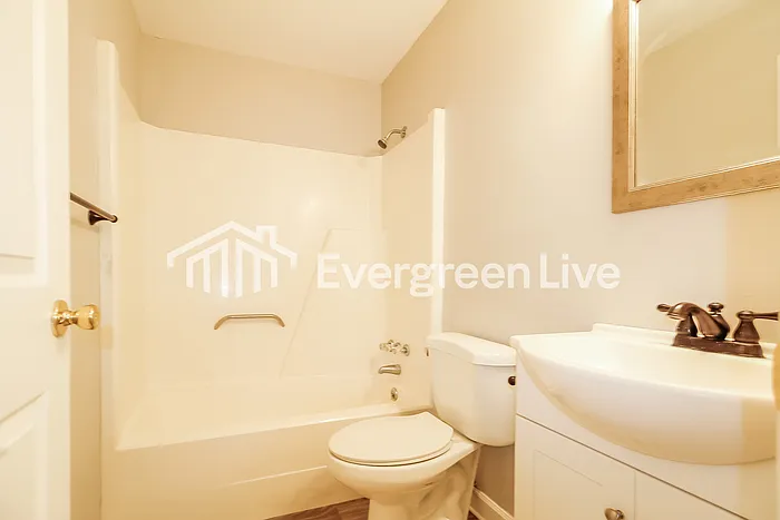 127 Ashdown Dr — Photo 12