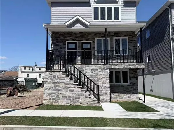 27 Lava St, Staten Island, NY 10305