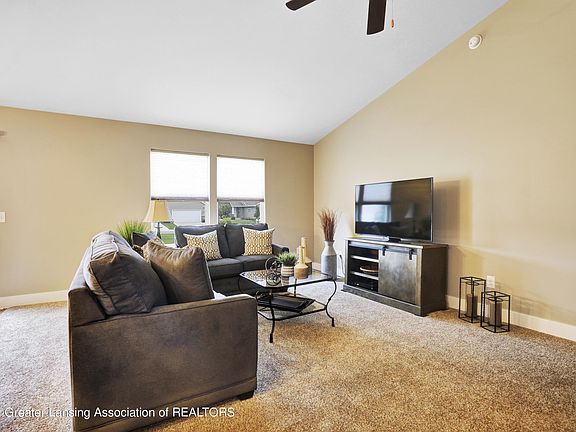 5th image of 234 Barrington Cir #95