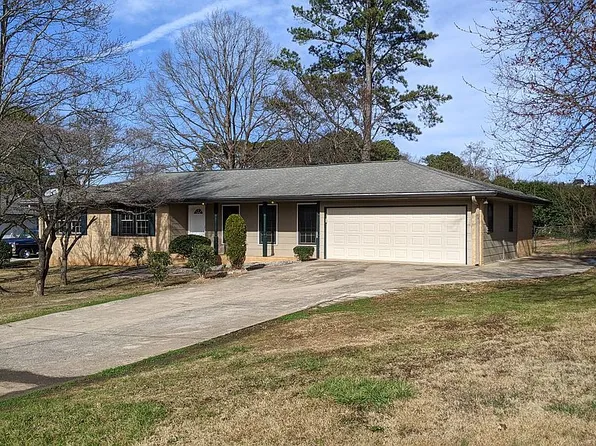 1132 Lakehill Dr, Lawrenceville, GA 30044