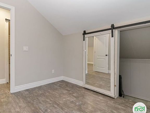 4th image of 62 Tiffin St #4