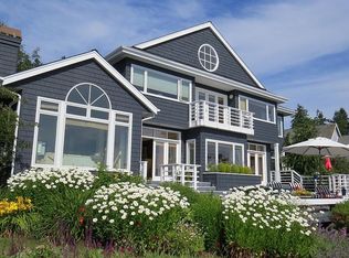 9317 NE South Beach Dr, Bainbridge Island, WA 98110