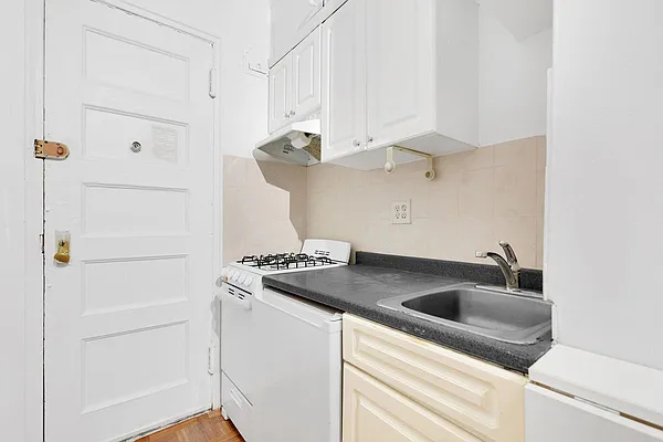 Rented by Cooper & Cooper Real Estate | media 14