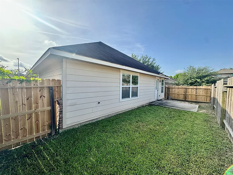 2303 Corry Crest Cir — Photo 22