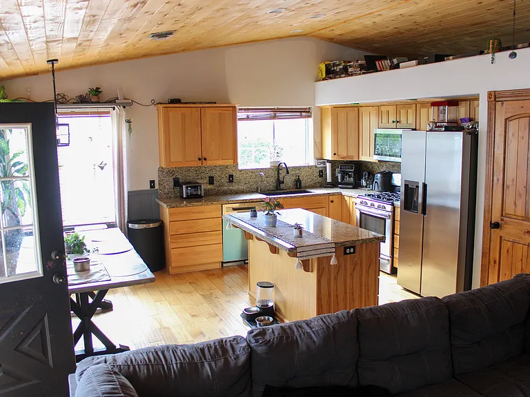 1651 W Miller — Photo 12