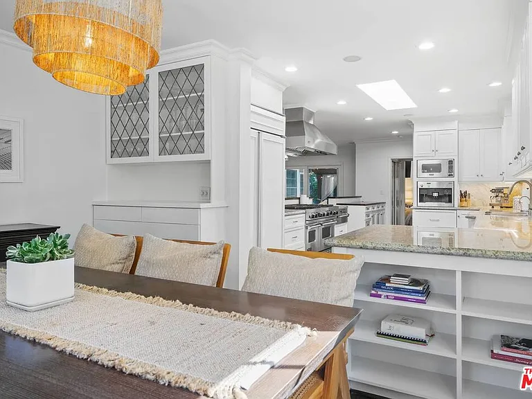 10576 Lindbrook Dr — Photo 25