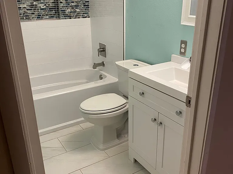 14595 Jerilyn Dr — Photo 10