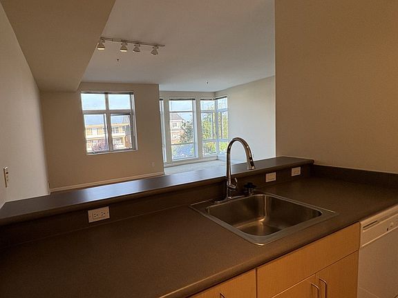 3rd image of 3120 Colby Ave #310