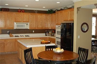 3rd image of 2861 McCloud Way