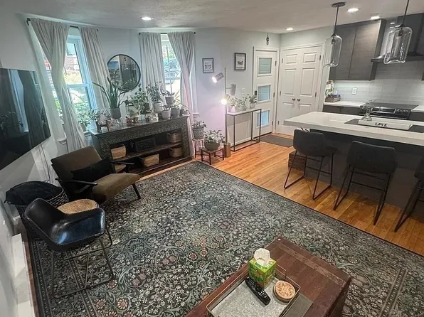 100 E Brookline St APT 1, Boston, MA 02118