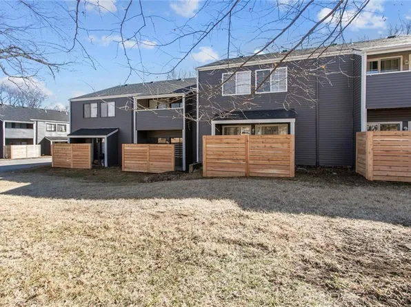 1502 W 25th Ct APT D1, Lawrence, KS 66046