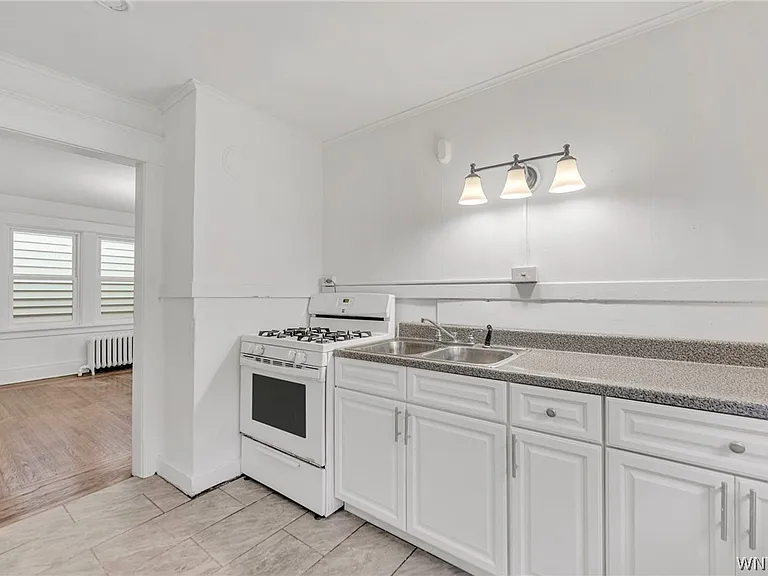 2555 Main St — Photo 16