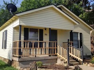 501 W Beddell St, Fort Worth, TX 76115