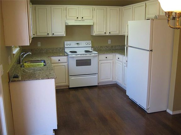 3rd image of 67 Wentworth Dr