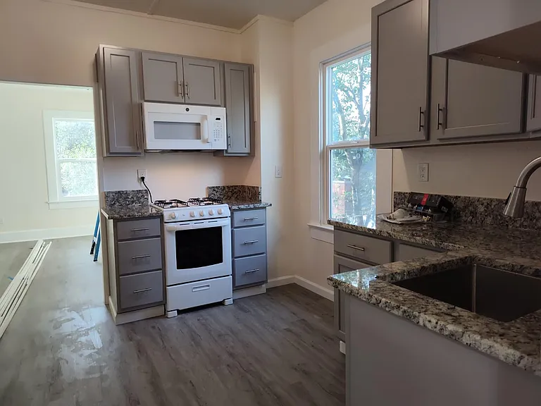 3 Pine St #3 — Photo 2
