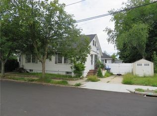 62 Metropolitan Rd, Providence, RI 02908