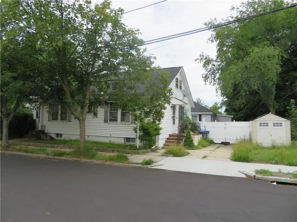 62 Metropolitan Rd, Providence, RI 02908