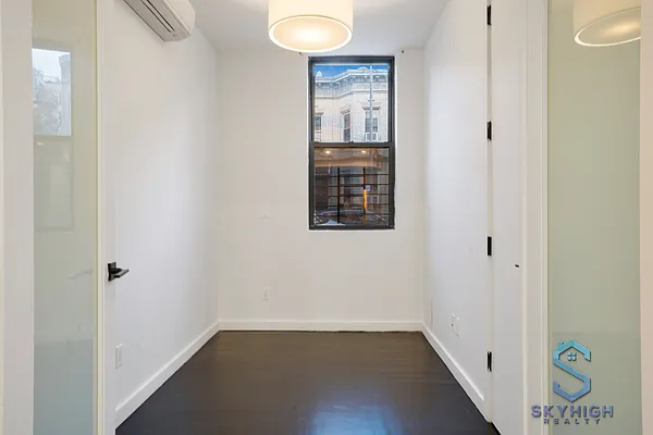Rented by Skyhigh Realty NYC LLC | media 6