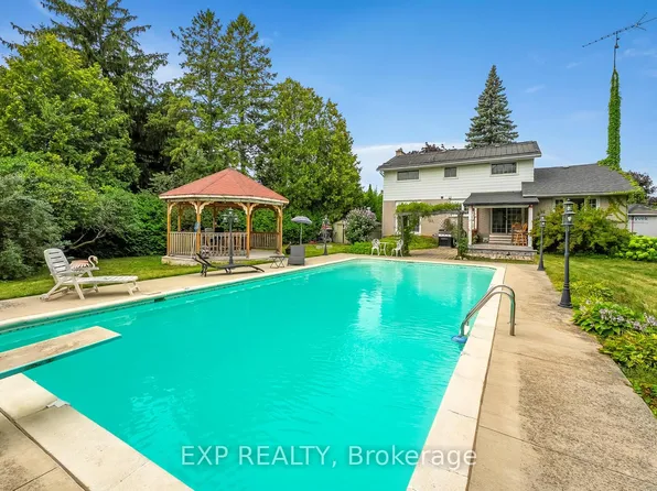 223 Violet Ct, Oshawa, ON L1G 3E6