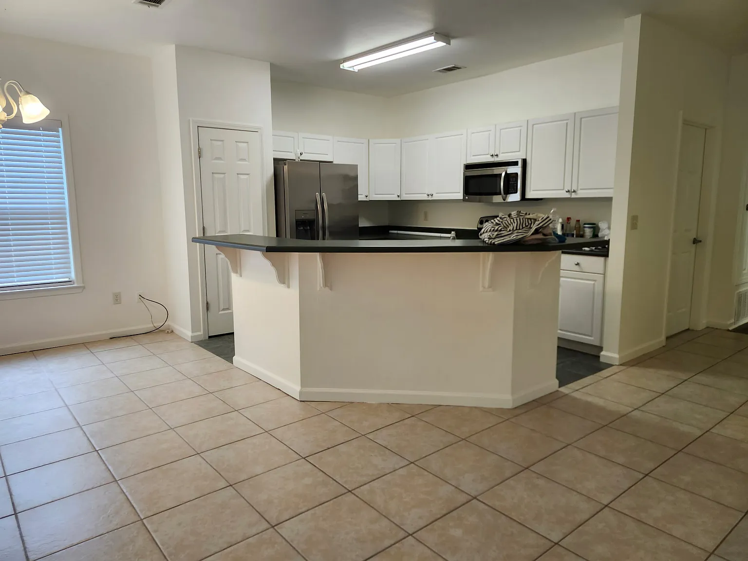 3 bed, 1450 sqft, $2,000 — Photo 2