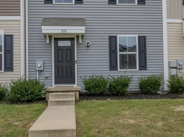 202 Nob Hill Rd, Dover, DE 19901