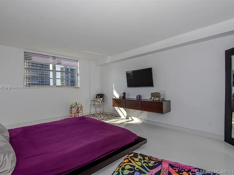 19390 Collins Ave #1121 — Photo 21