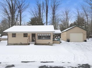 73 Honey Bear Rd, Lake Ariel, PA 18436