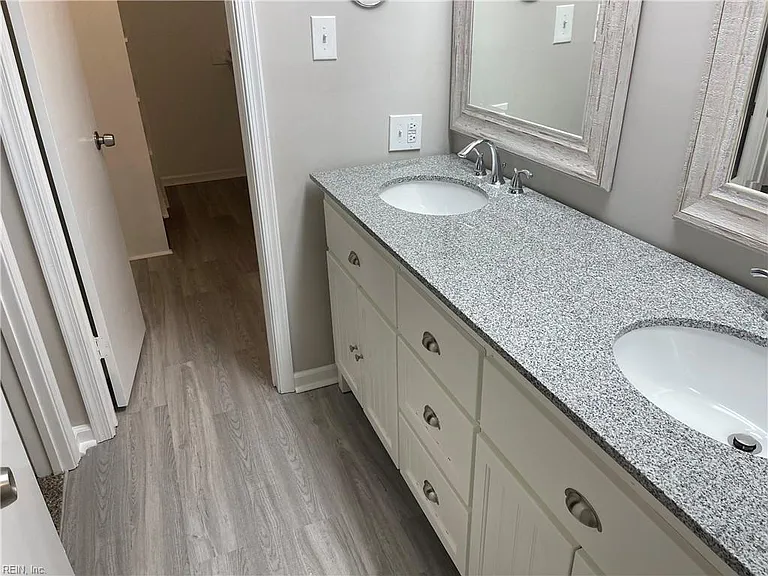 808 Quesnel Dr — Photo 35