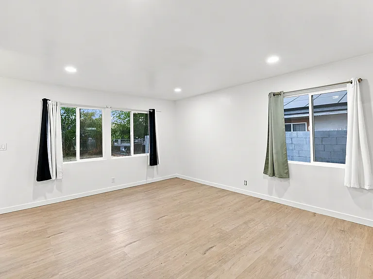 38466 Sumac Ave — Photo 12