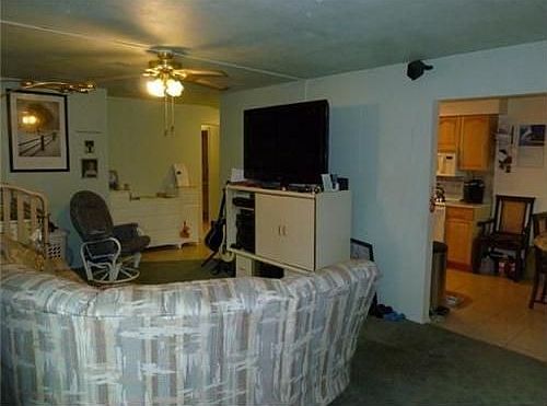 5th image of 277 Richard Ct