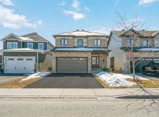 658 Parade Dr, Ottawa, ON K2S 0Z2