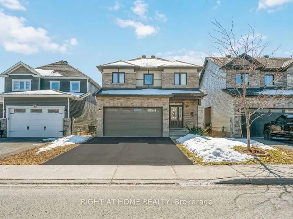 658 Parade Dr, Ottawa, ON K2S 0Z2