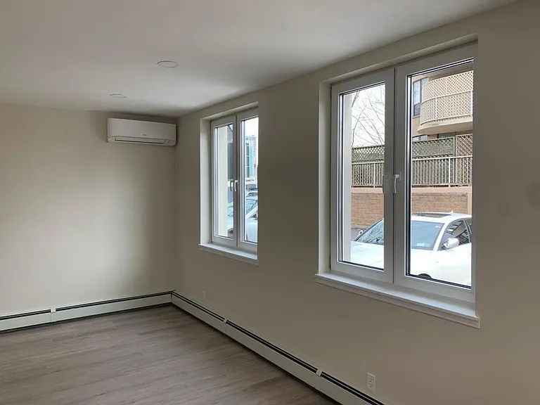 3686 Shore Pkwy — Photo 5