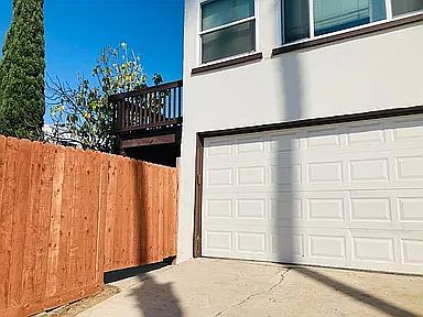 5th image of 4856 Everts St