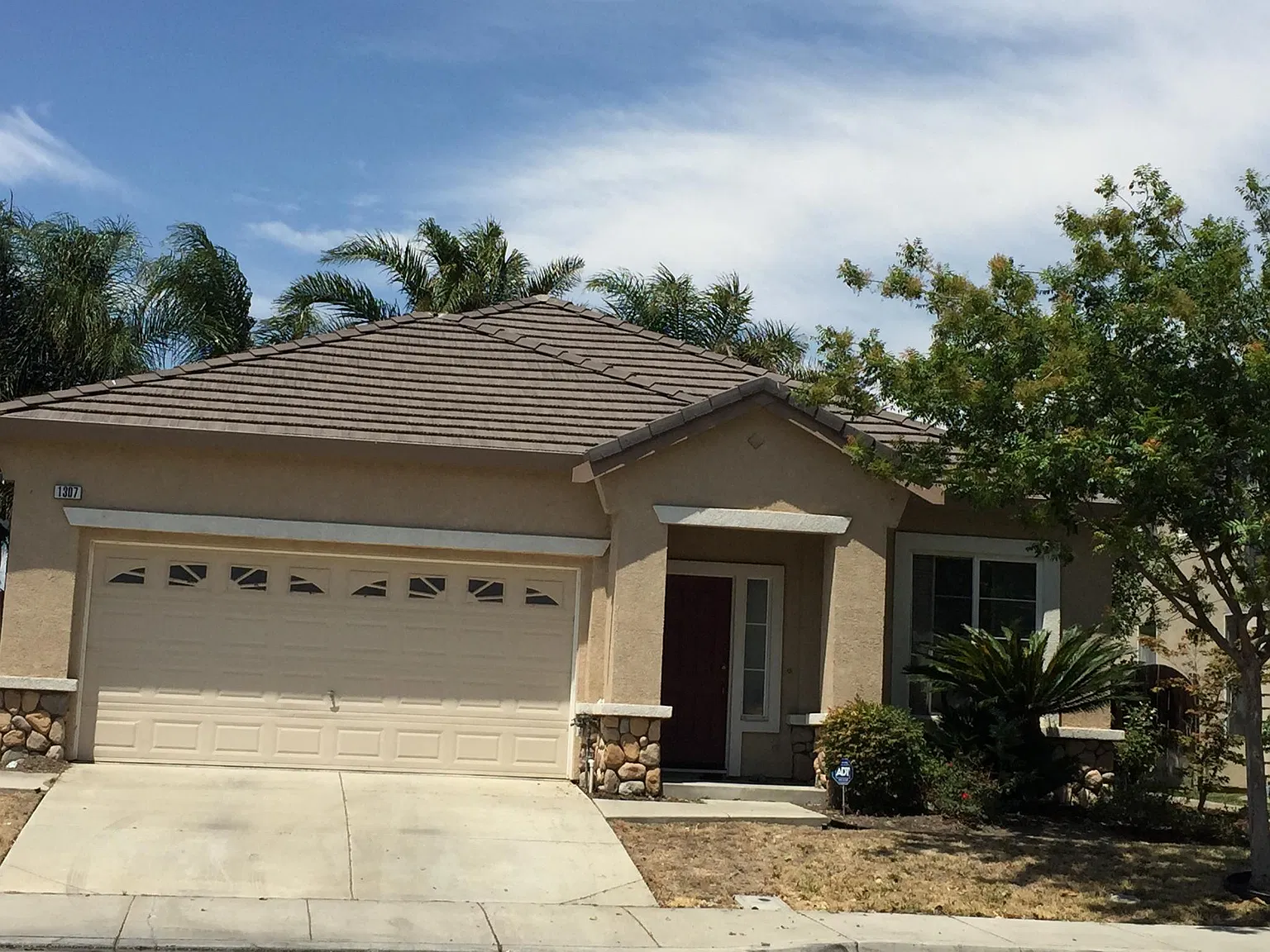3 bed, 1708 sqft, $2,950 — Photo 1