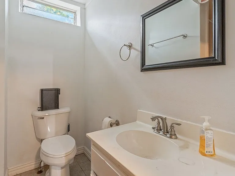 476 N Oliver Ave — Photo 21