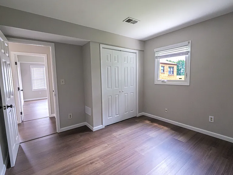10 Rose Ave #1 — Photo 9