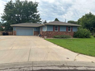 112 W Neal Ct, Salina, KS, 67401