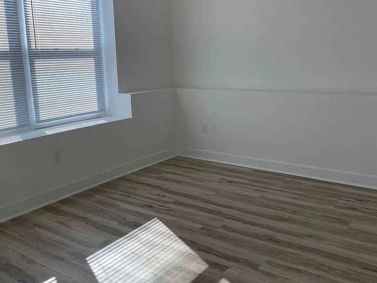 44 Yale Ave — Photo 37