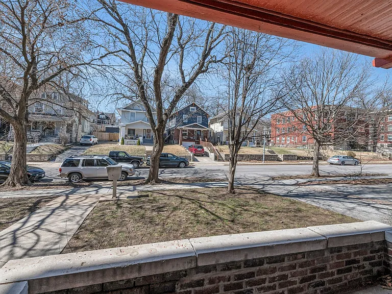 4215-4221 Harrison St — Photo 33